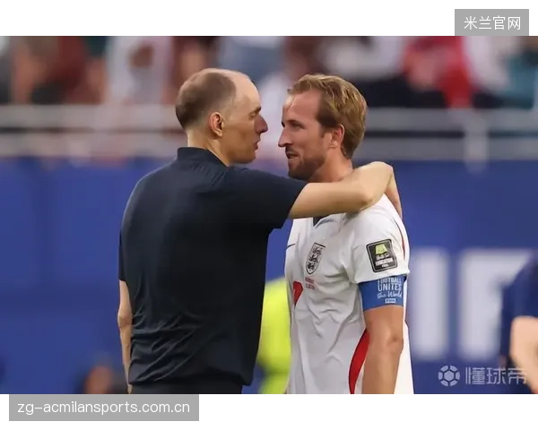 球员中场休息与裁判争论画面被捕捉：赛场背后的激烈情感碰撞